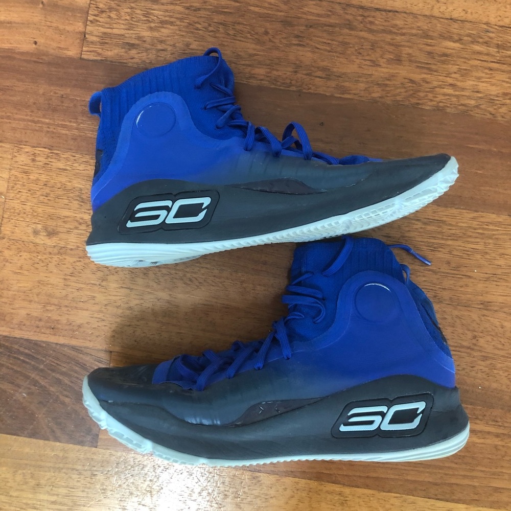 Stephen Curry Underarmour basketball shoes.Size 7Y